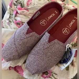 Toms 7.5W Red shoes.